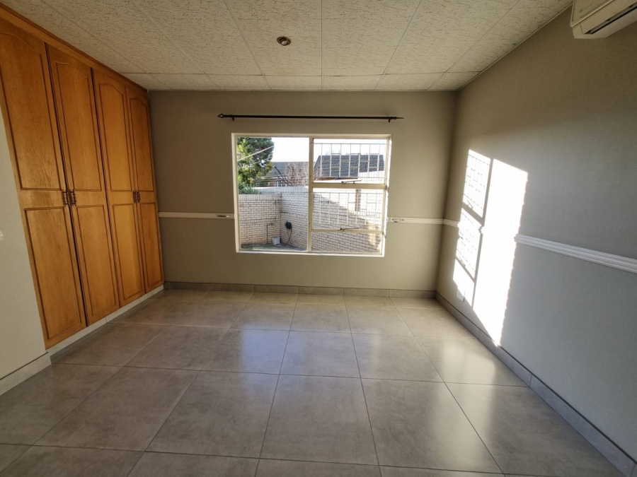 3 Bedroom Property for Sale in Pentagon Park Free State